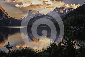 Square Top Mountain and Lower Green River Lake