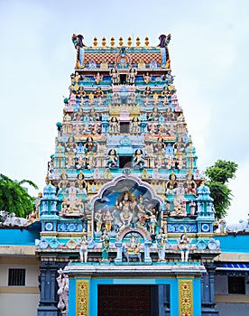 The Sri Mariamman Temple is Singapore`s oldest Hindu temple. Due to its architectural and historical significance, the temple has
