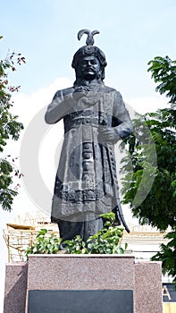 Sri Sri Krishna Devaraya statue, Vijayanagar Emperor, Necklace Road photo