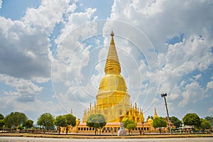 Sri Vieng Chai Golden Pagoda Of Phra Phutthabat Huai Tom Temple