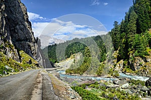 Srinagar Leh Highway At Sonmarg