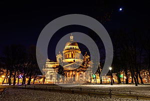 St. Isaac's Cathedral. Night photos of St. Petersburg