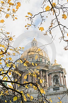 St Isaacs Cathedral blurry view through leaves