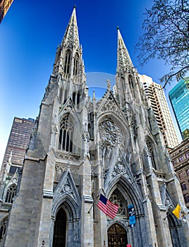 St Patrick Cathedral in Manhattan on a beautiful autumn day, Manhattan, New York City