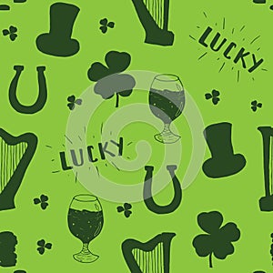 St Patrick`s Day hand drawn seamless pattern, with leprechaun hat, coins, beer cup, four leaf clover, horseshoe and celtic harp ve