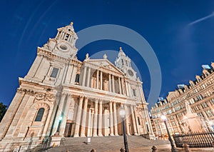 St Paul Cathedral at night, London
