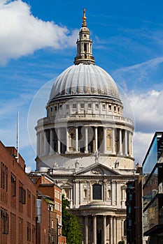 St Pauls Churchyard London