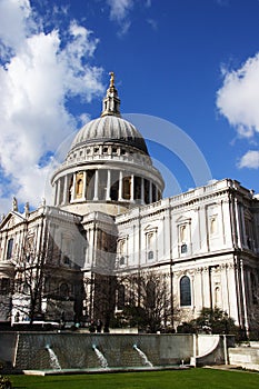 St Pauls with garden in foreground