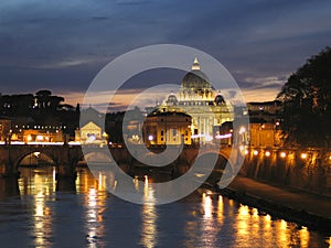 Cupola il Vaticano notte 