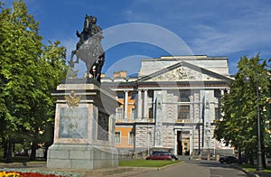 St. Petersburg, Mikhaylovskiy Engineer castle and monument to king Peter I Great