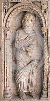 St Simon the apostle, bass relief by followers of Wiligelmo, Princesâ€™ Gate, Modena Cathedral, Italy