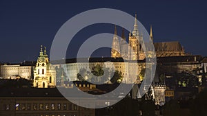 Accoglie cattedrale sul Praga castello 