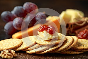 Pila de gordo manzana a próximo aperitivos 