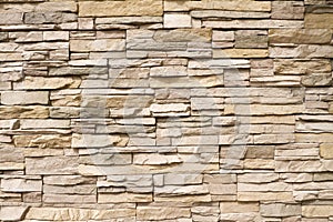 Doblada piedra muro horizontalmente 
