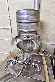 Stainless steel beer fermenter