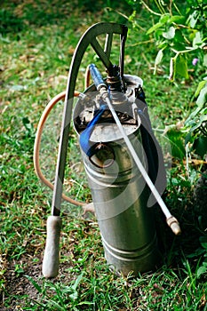 Stainless Steel Knapsack Manual Sprayer for the plants in the farm