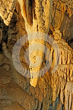 Tvoří se stalagmity.