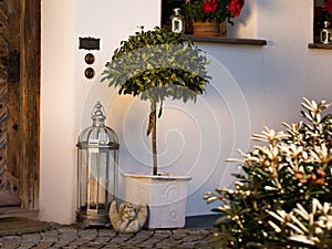 Standard laurel brighten up front door togehter with home decor