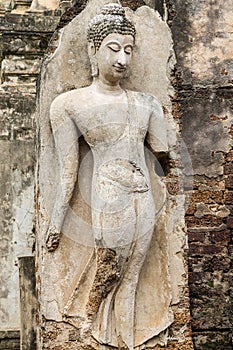 Standing Buddha at Wat Phra Si Rattana Mahathat