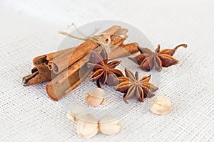 Star anise 'cinnamon sticks 'cardamon seeds