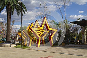 Star architectures on the road of a park