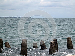 The state of the stone pillars at high tide on the island of Kelor photo