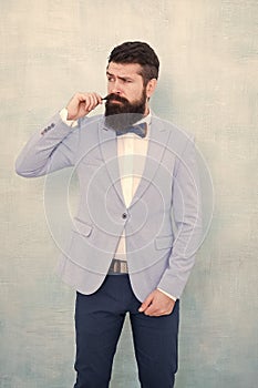 Statement with his stunning crisp suit jacket. Stylist fashion expert. Suit style. Fashion trends for groom. Groom