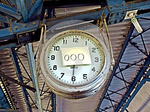 station clock out of order, Karachi City, Train station, Pakistan