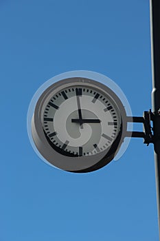 Station clock