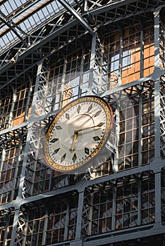 Station Trains to London St Pancras International Trainline clock.