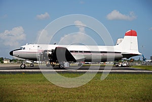 Stationary cargo aircraft