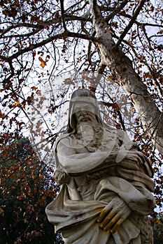 Statua in villa comunale