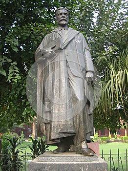 Alferd Woolner Statue Lahore Pakistan photo
