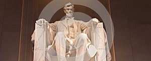 Statue of Abraham Lincoln photo