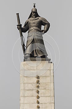 Statue of Admiral Yi Sunsin on Gwanghwamun plaza in Seoul, South photo