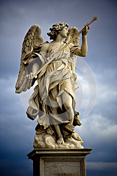 Estatua de ángel 