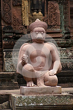 Statue in Banteay Srei temple