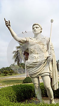 Statue of Caesar