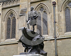 Statue of captain Matthew Flinders