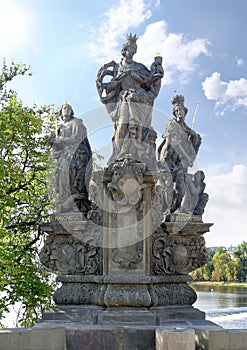 Statue on Charle's bridge.