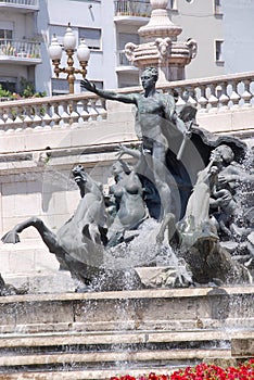 Statue in Congressional Plaza