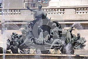 Statue in Congressional Plaza photo