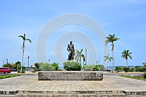 Statue of Cordoba in Granada, Nicaragua