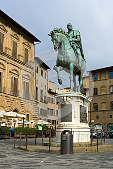 Statue of Cosimo I de' Medici by Giambologna photo