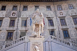 Statue of Cosimo I de Medici, Grand Duke of Tuscany in Pisa photo