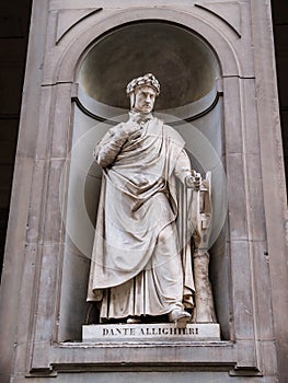 Statue of Dante Allighieri photo