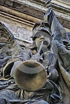 Statue details