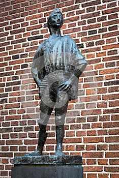 Statue at Dom church Utrecht