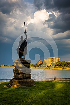 Statue and Druid Lake at Druid Hill Park, Baltimore, Maryland.