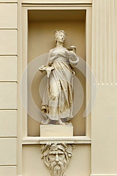 Statue in the embrasure